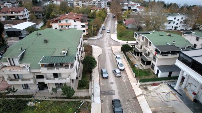 Başiskele sahilde 1. etap yaya kaldırımları tamam
